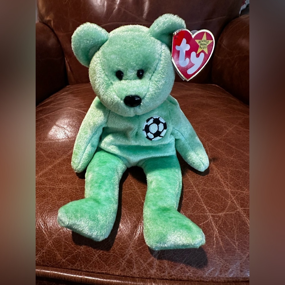 RARE!!! Ty Beanie Baby - 1998 Kicks - The Soccer Bear - with Tag Errors 98/99